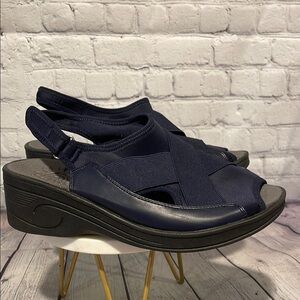 Easy Street Navy Slingback So Lite Sandals Sz 11WW